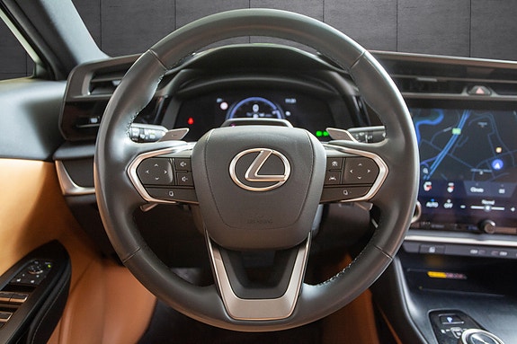 Lexus RZ450e 9 of 20