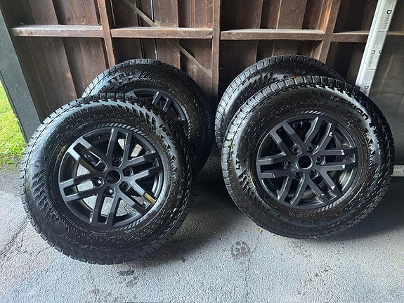 Ford Ranger Raptor 24 of 24