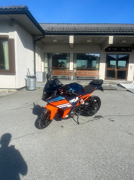 KTM RC 390 2 of 5