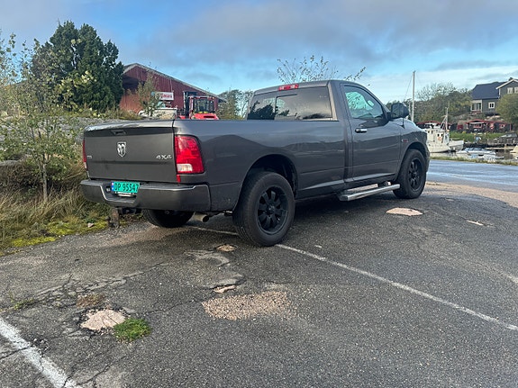 Dodge RAM 1500 3 of 5
