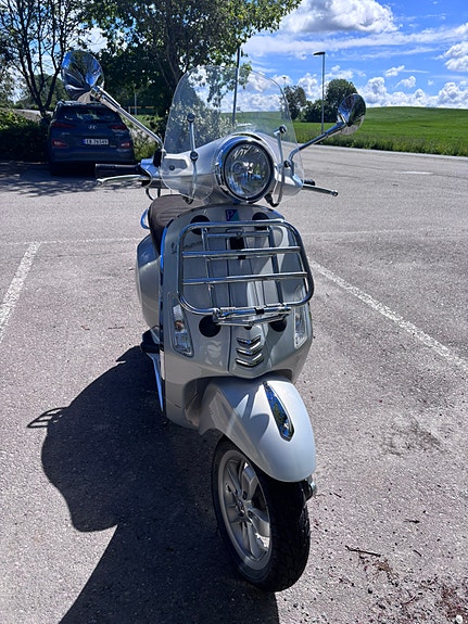 Vespa Primavera 50 3 of 10