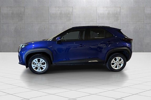 Toyota Yaris Cross 2 of 5