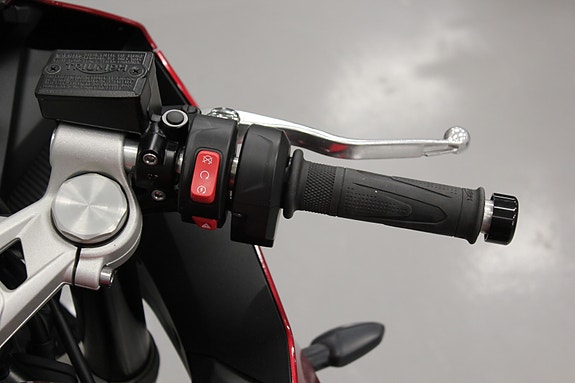 Triumph Daytona 660 13 of 15