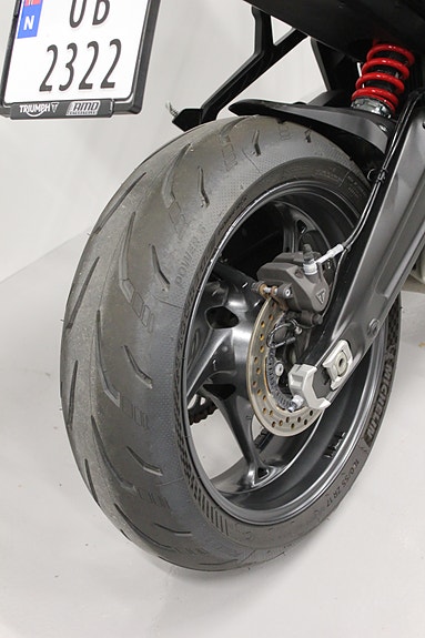 Triumph Daytona 660 5 of 15