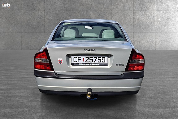 Volvo S80 4 of 5