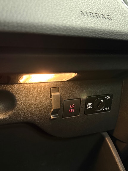 Volkswagen Golf Plus 22 of 30
