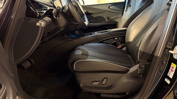 BYD Dolphin 7 of 30