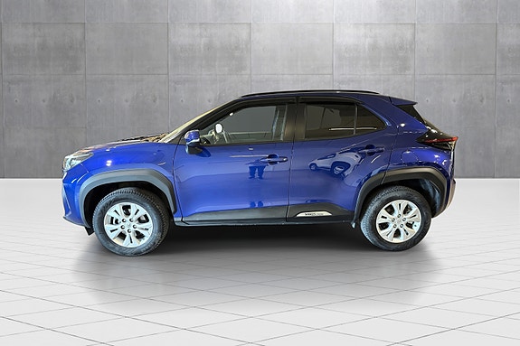 Toyota Yaris Cross 2 of 5