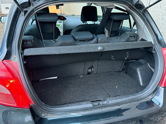 Toyota Yaris 27 of 30