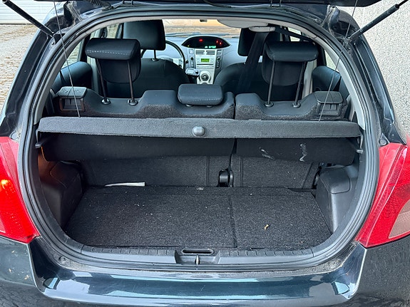 Toyota Yaris 26 of 30