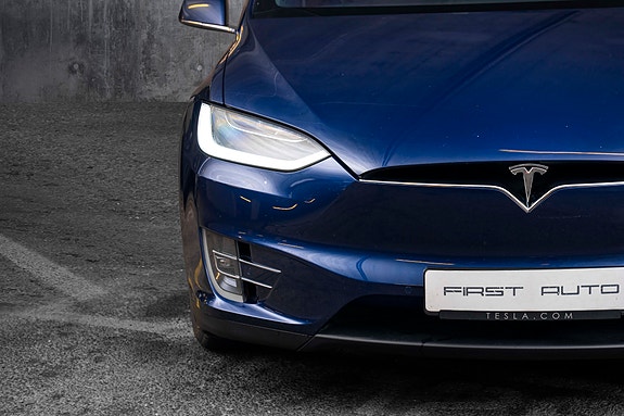 Tesla Model X 5 of 5