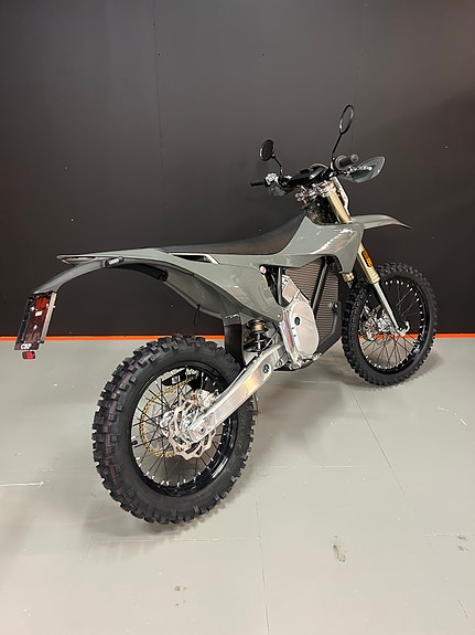 Stark Varg EX 60 hp 4 of 5