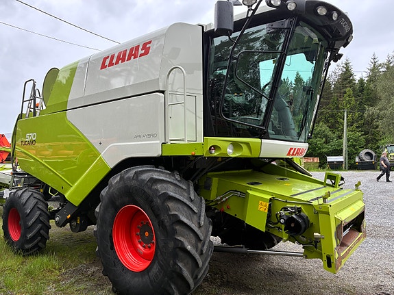 CLAAS Tucano 570