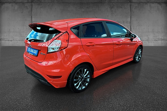 Ford Fiesta 4 of 5