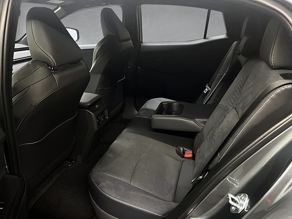 Toyota C-HR+ 24 of 27