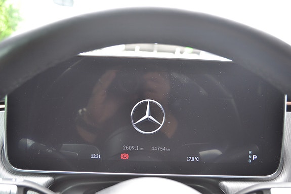 Mercedes-Benz EQS450 28 of 30