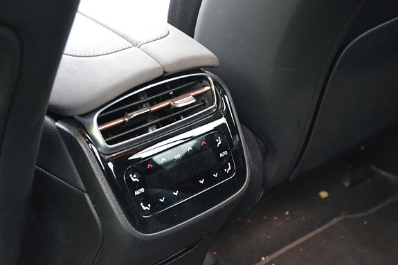 Mercedes-Benz EQS450 19 of 30