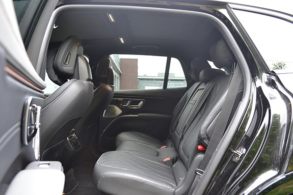 Mercedes-Benz EQS450 18 of 30