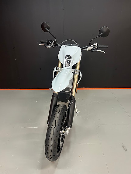 Stark Varg SM 60 hp 2 of 5