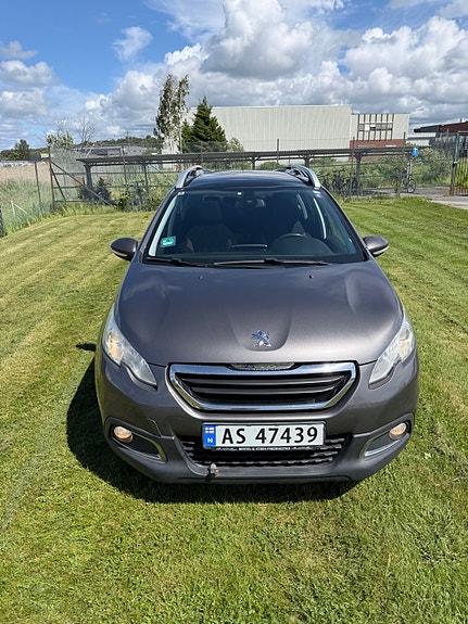 Peugeot 2008 2 of 5