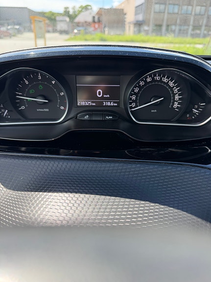 Peugeot 2008 24 of 30