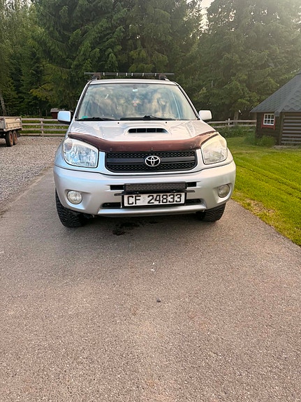 Toyota RAV4 2 of 5