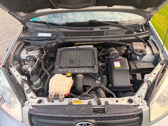 Toyota RAV4 5 of 5