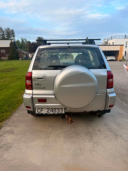 Toyota RAV4 3 of 5
