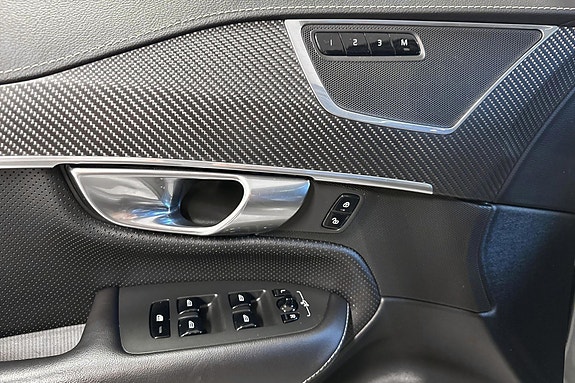 Volvo XC90 23 of 28