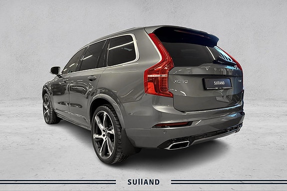 Volvo XC90 3 of 28