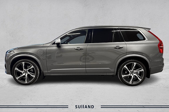 Volvo XC90 2 of 28