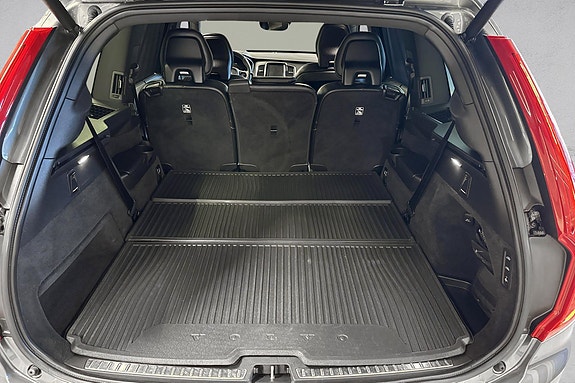 Volvo XC90 16 of 28
