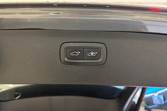 Volvo XC90 19 of 28