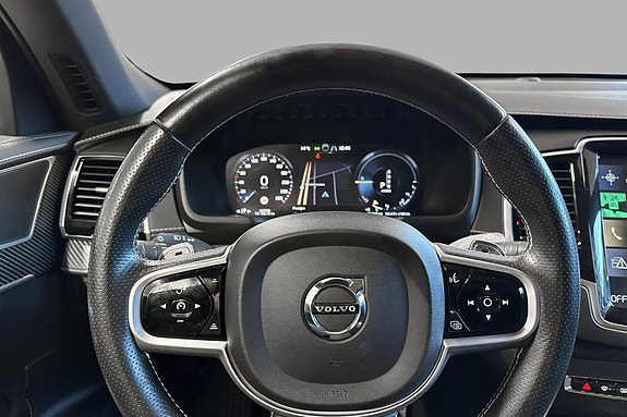Volvo XC90 12 of 28