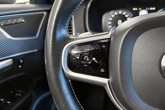 Volvo XC90 24 of 28