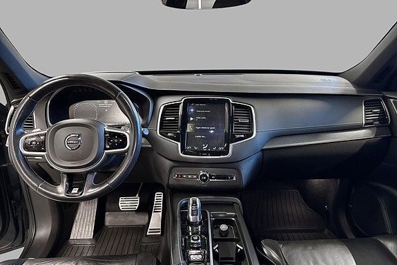Volvo XC90 10 of 28