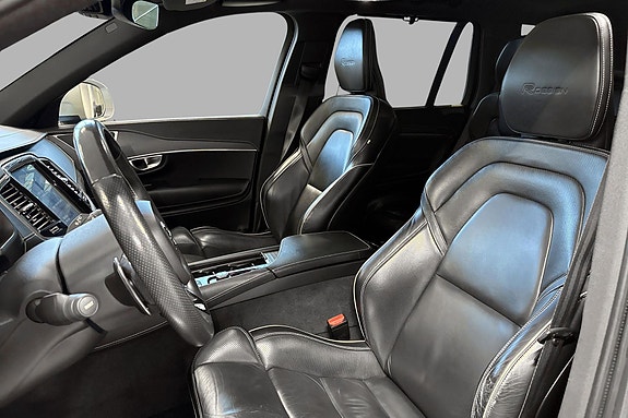 Volvo XC90 11 of 28