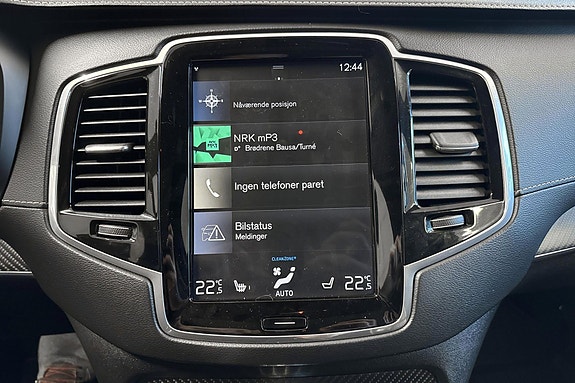 Volvo XC90 13 of 28