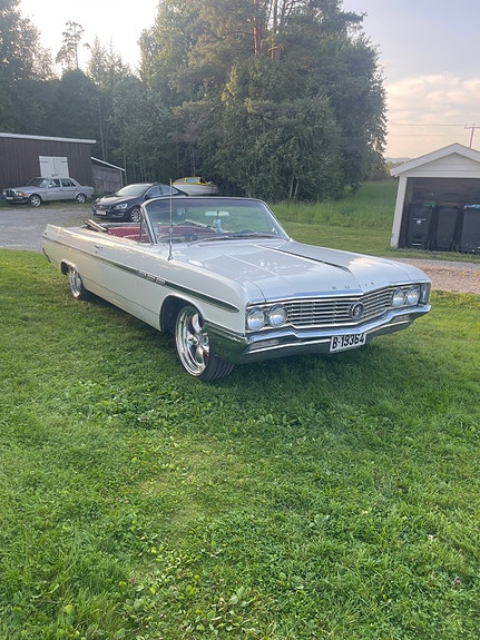 Buick Le Sabre 4 of 17