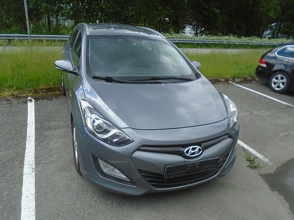 Hyundai i30 2 of 5