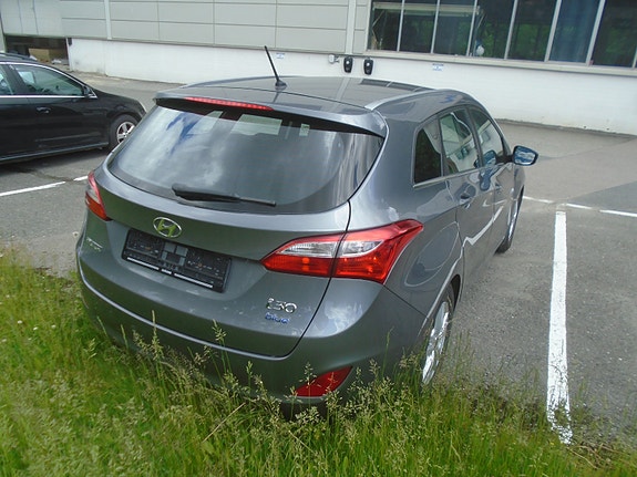 Hyundai i30 5 of 5