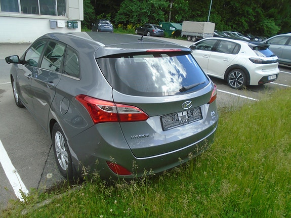 Hyundai i30 4 of 5