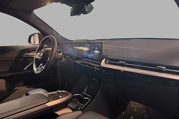 BMW iX2 15 of 17