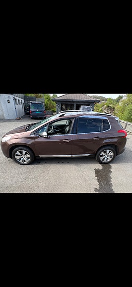 Peugeot 2008 4 of 5