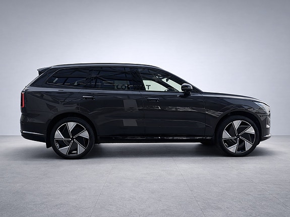 Volvo EX90 4 of 5