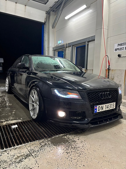 Audi A4 3 of 20