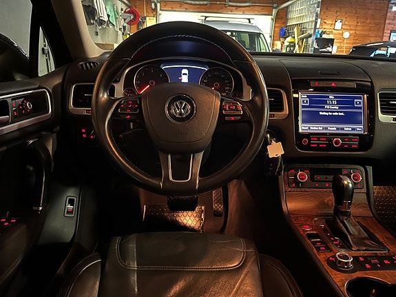 Volkswagen Touareg 17 of 30