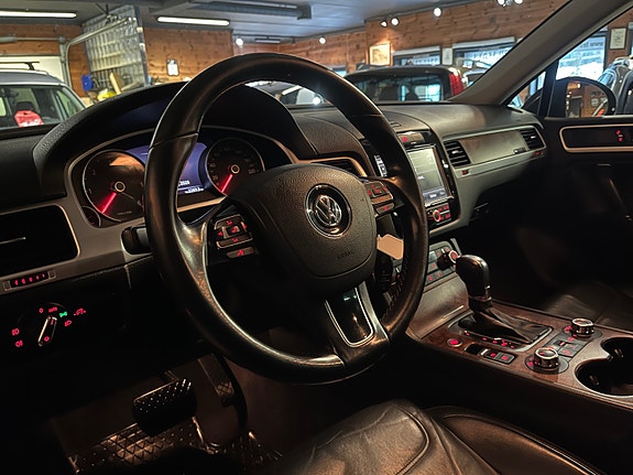 Volkswagen Touareg 18 of 30