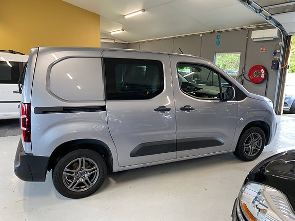 Peugeot Partner 3 of 5