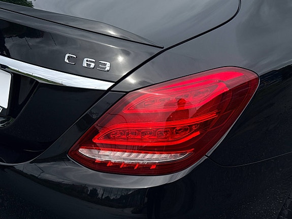 Mercedes-Benz C63 14 of 30
